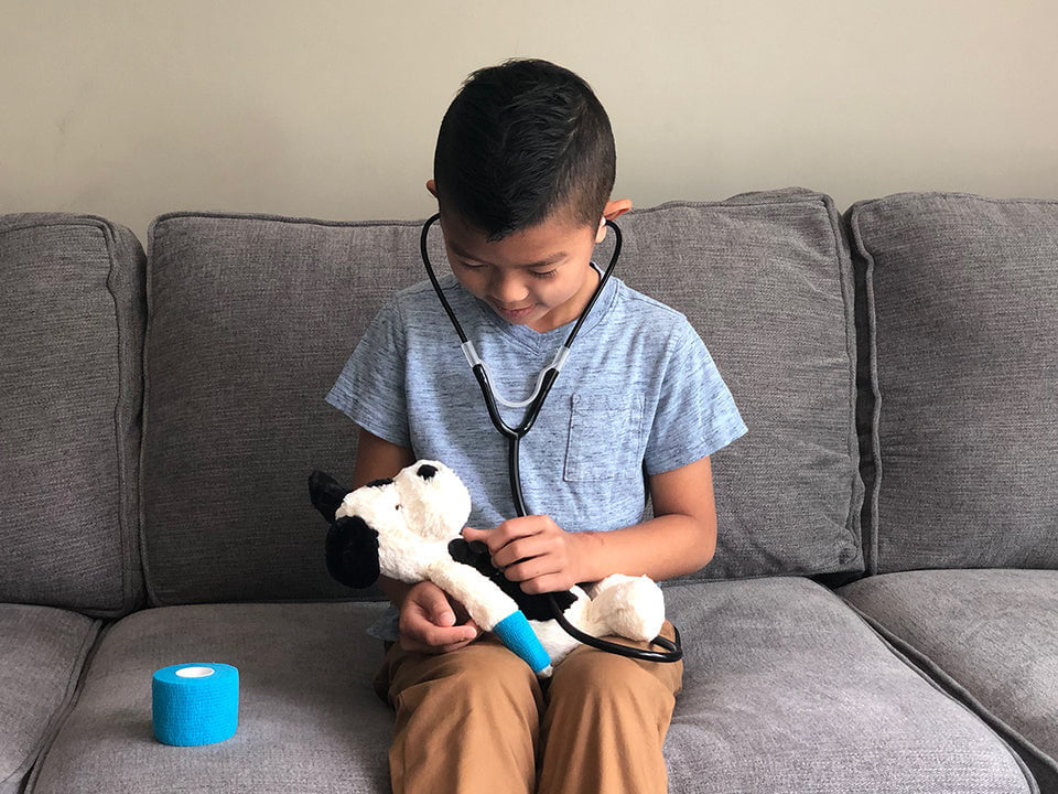 Veterinarian Starter Kit - KiwiCo - STEMfinity