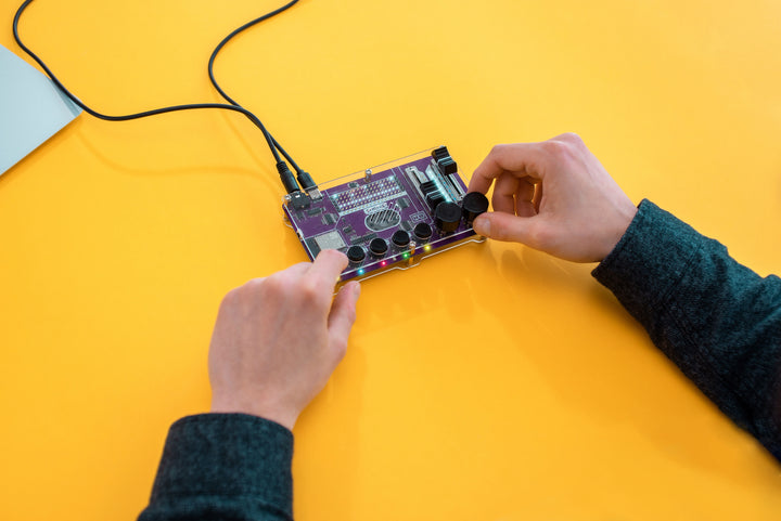 CircuitMess Synthia