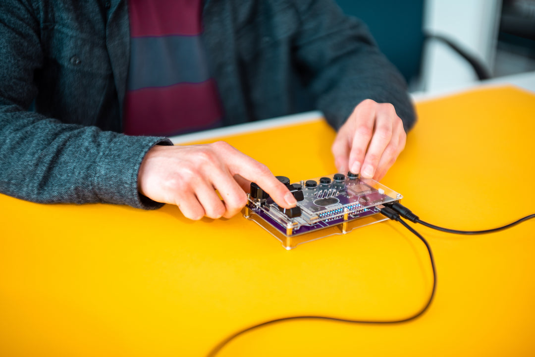 CircuitMess Synthia
