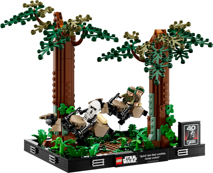 LEGO® Star Wars™: Endor™ Speeder Chase Diorama
