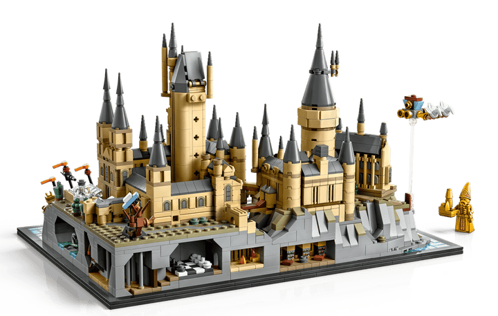 LEGO® Harry Potter™: Hogwarts™ Castle and Grounds