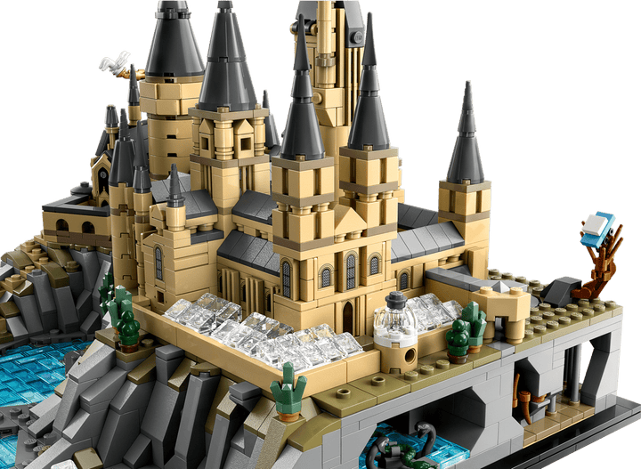 LEGO® Harry Potter™: Hogwarts™ Castle and Grounds