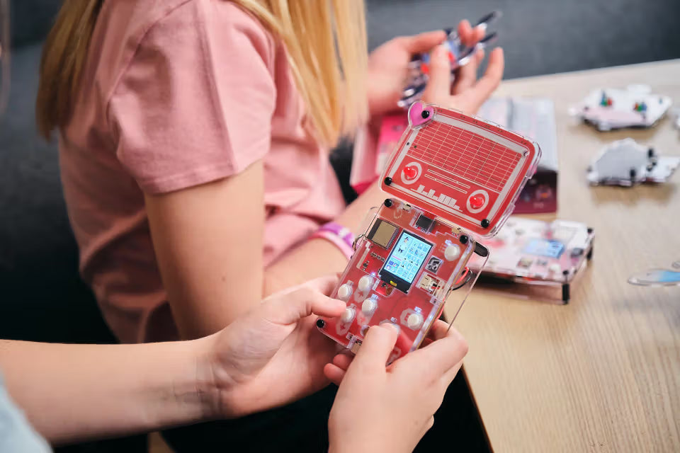 CircuitMess Wacky Robots - DIY Mini Robots: Hertz